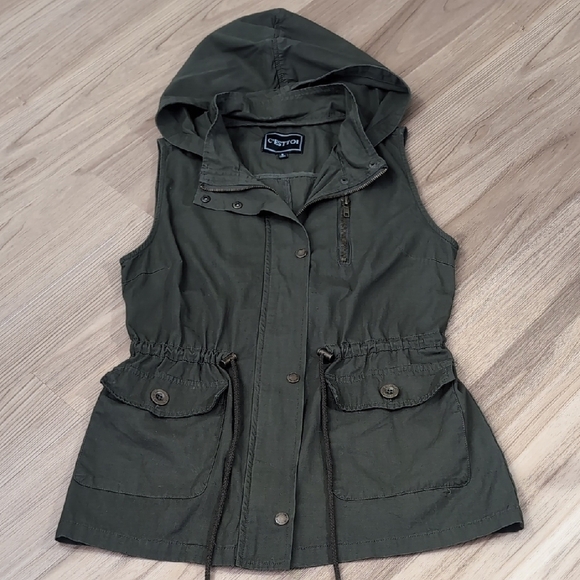 C'esttoi Jackets & Blazers - Forest Green Utility Jacket with Hood and Zipper Closure